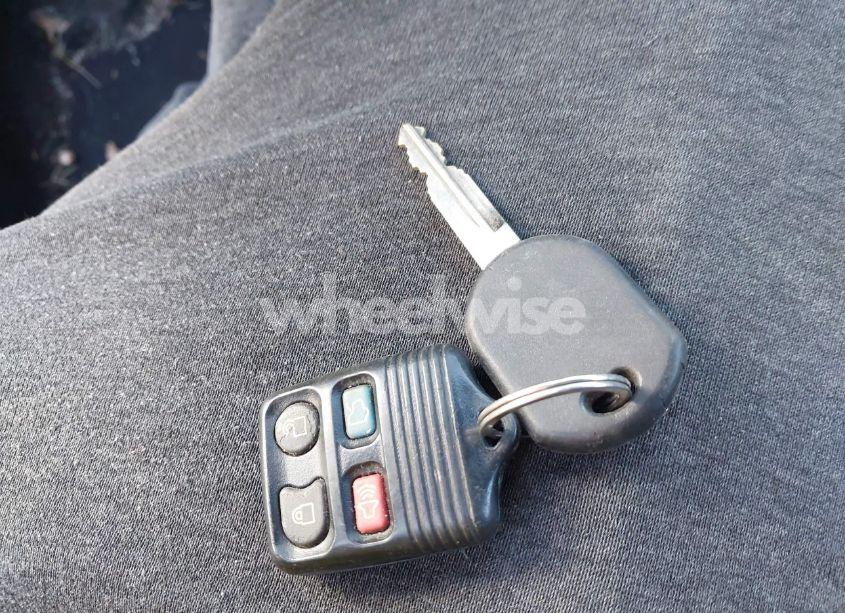 Photo 11 of 2010 Ford Focus SE (VIN 1FAHP3FN6AW120120)