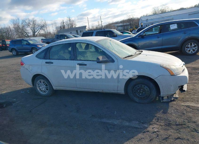 Photo 13 of 2010 Ford Focus SE (VIN 1FAHP3FN6AW120120)