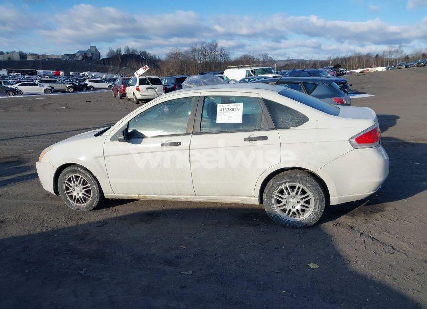 Photo 14 of 2010 Ford Focus SE (VIN 1FAHP3FN6AW120120)