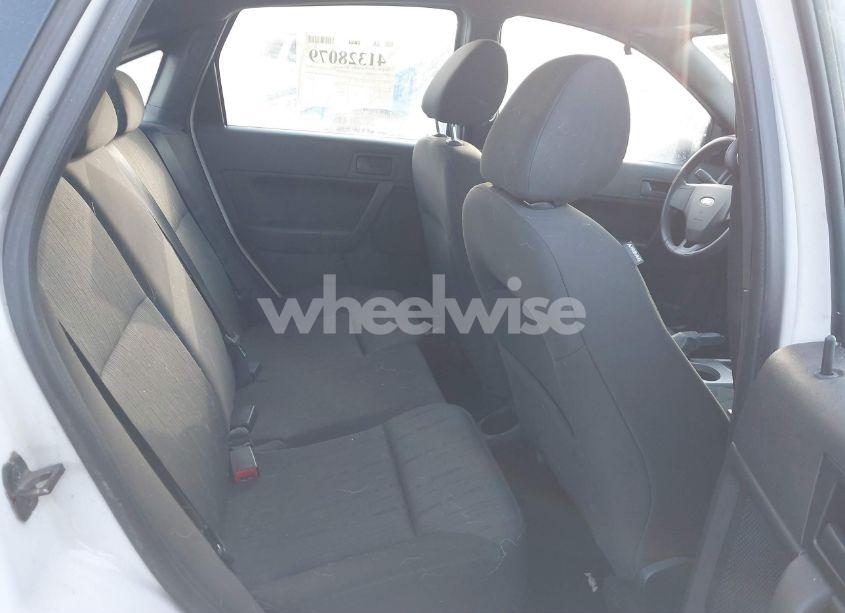 Photo 8 of 2010 Ford Focus SE (VIN 1FAHP3FN6AW120120)