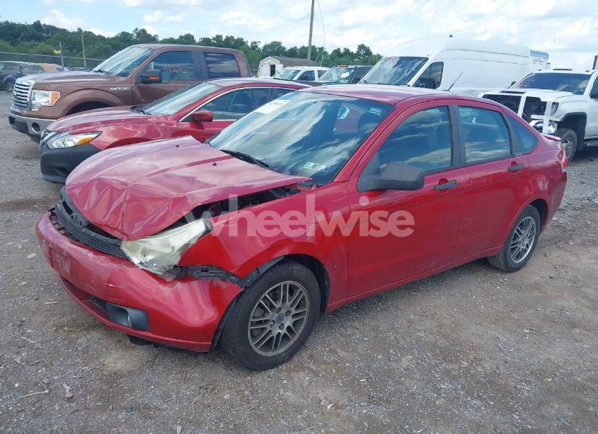 Photo 2 of 2010 Ford Focus SE (VIN 1FAHP3FN6AW122594)