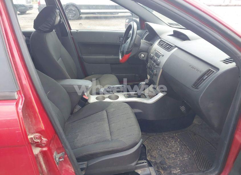 Photo 5 of 2010 Ford Focus SE (VIN 1FAHP3FN6AW122594)