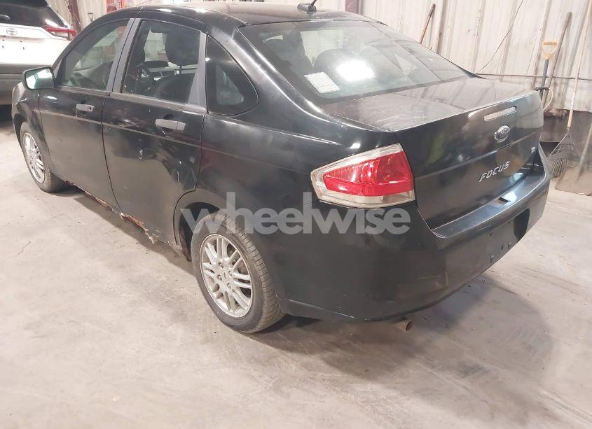 Photo 3 of 2010 Ford Focus SE (VIN 1FAHP3FN6AW137516)