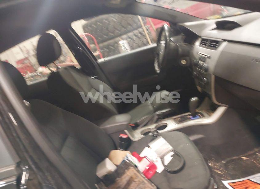 Photo 5 of 2010 Ford Focus SE (VIN 1FAHP3FN6AW137516)