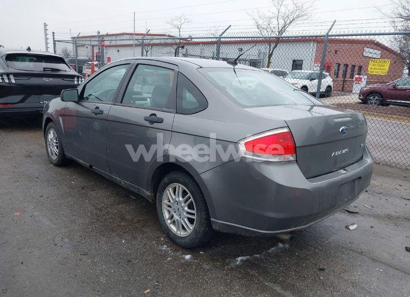 Photo 3 of 2010 Ford Focus SE (VIN 1FAHP3FN6AW149262)