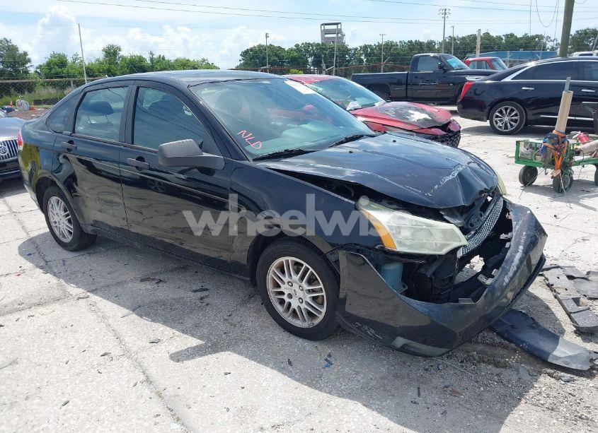 2010 Ford Focus SE (VIN 1FAHP3FN6AW186084) main photo