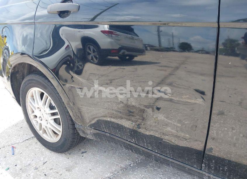 Photo 12 of 2010 Ford Focus SE (VIN 1FAHP3FN6AW186084)