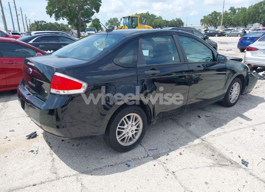 Photo 4 of 2010 Ford Focus SE (VIN 1FAHP3FN6AW186084)