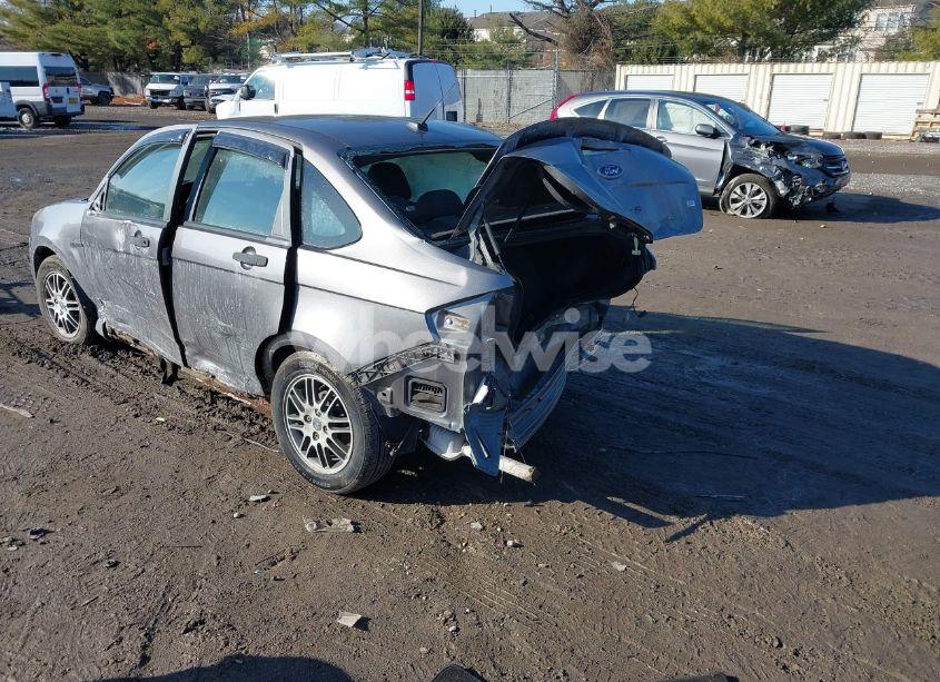 Photo 3 of 2010 Ford Focus SE (VIN 1FAHP3FN6AW202736)