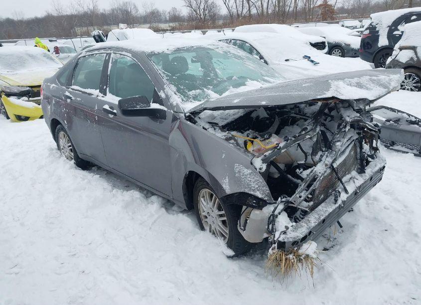 2010 Ford Focus SE (VIN 1FAHP3FN6AW213087) main photo