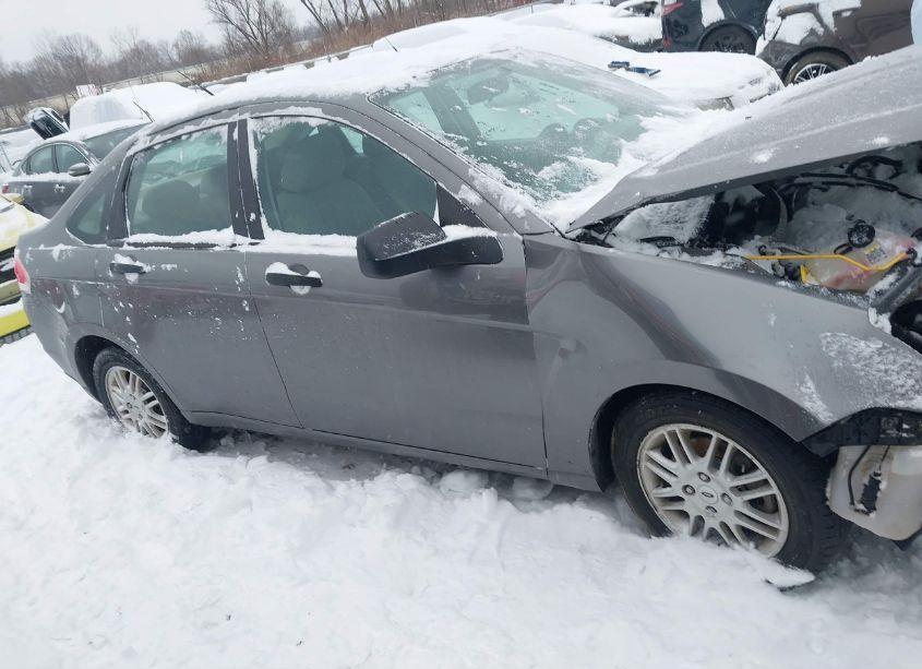 Photo 14 of 2010 Ford Focus SE (VIN 1FAHP3FN6AW213087)