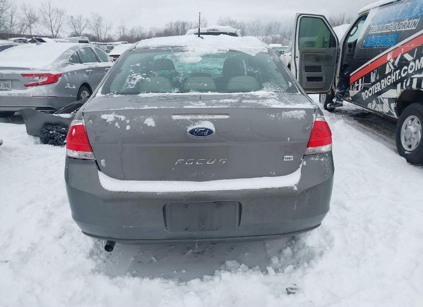 Photo 17 of 2010 Ford Focus SE (VIN 1FAHP3FN6AW213087)