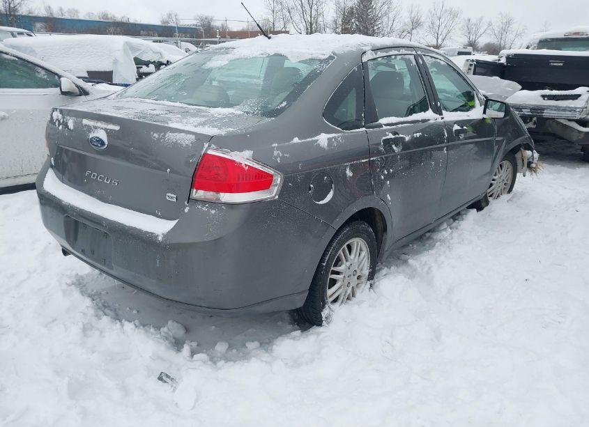 Photo 4 of 2010 Ford Focus SE (VIN 1FAHP3FN6AW213087)