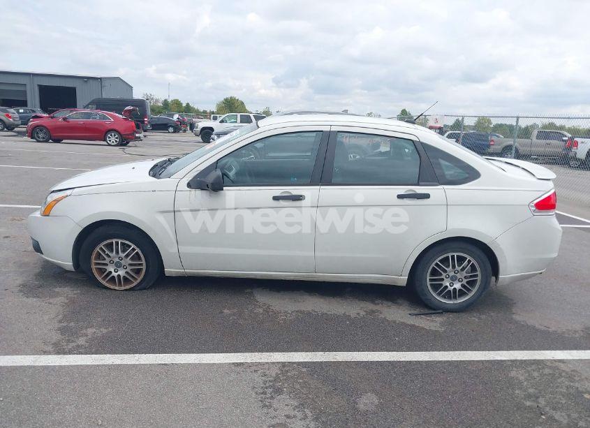 Photo 14 of 2010 Ford Focus SE (VIN 1FAHP3FN6AW219259)