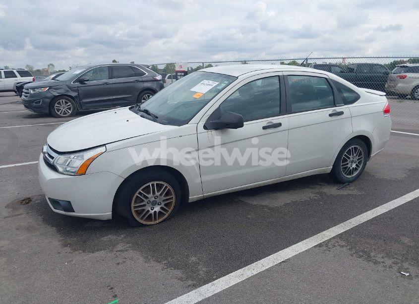 Photo 2 of 2010 Ford Focus SE (VIN 1FAHP3FN6AW219259)