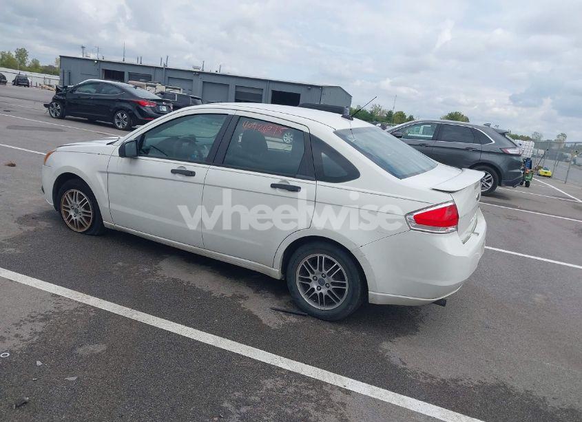 Photo 3 of 2010 Ford Focus SE (VIN 1FAHP3FN6AW219259)