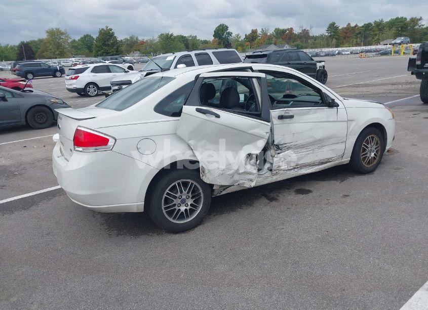 Photo 4 of 2010 Ford Focus SE (VIN 1FAHP3FN6AW219259)