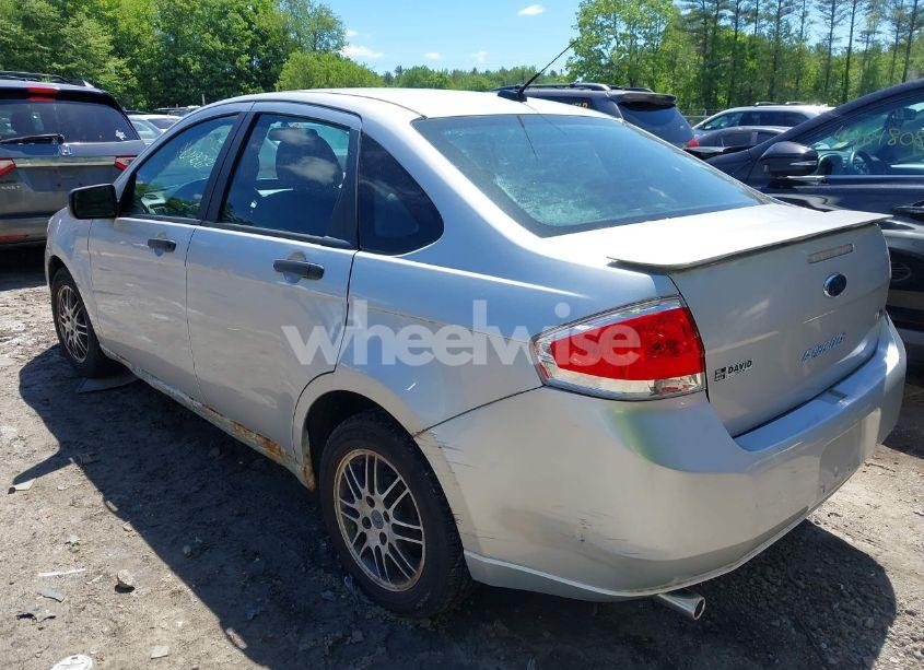 Photo 3 of 2010 Ford Focus SE (VIN 1FAHP3FN6AW223943)