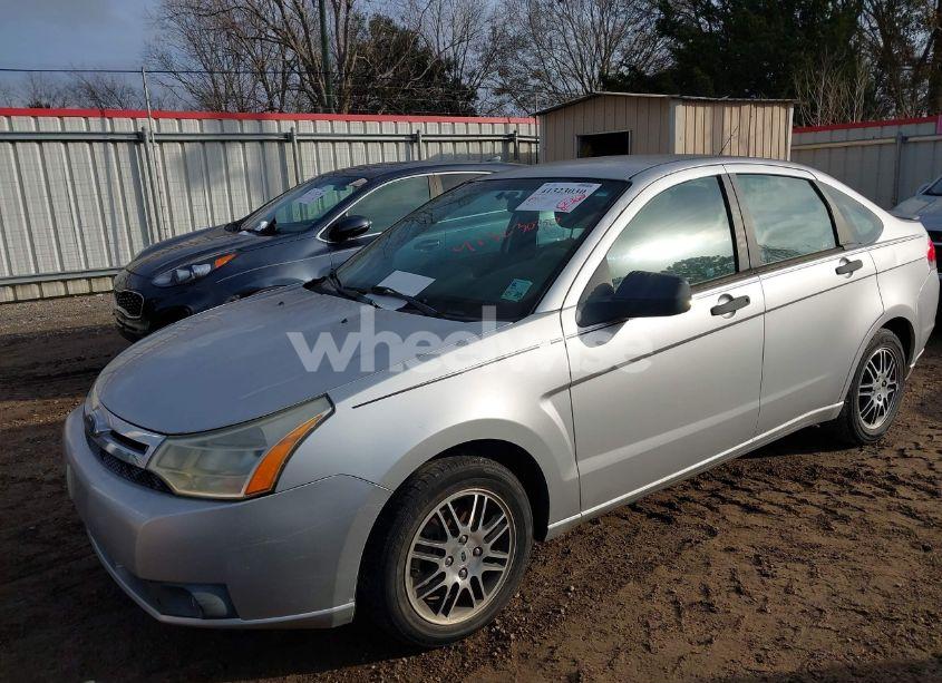 Photo 6 of 2010 Ford Focus SE (VIN 1FAHP3FN6AW231704)