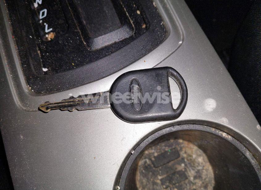 Photo 11 of 2010 Ford Focus SE (VIN 1FAHP3FN6AW251984)