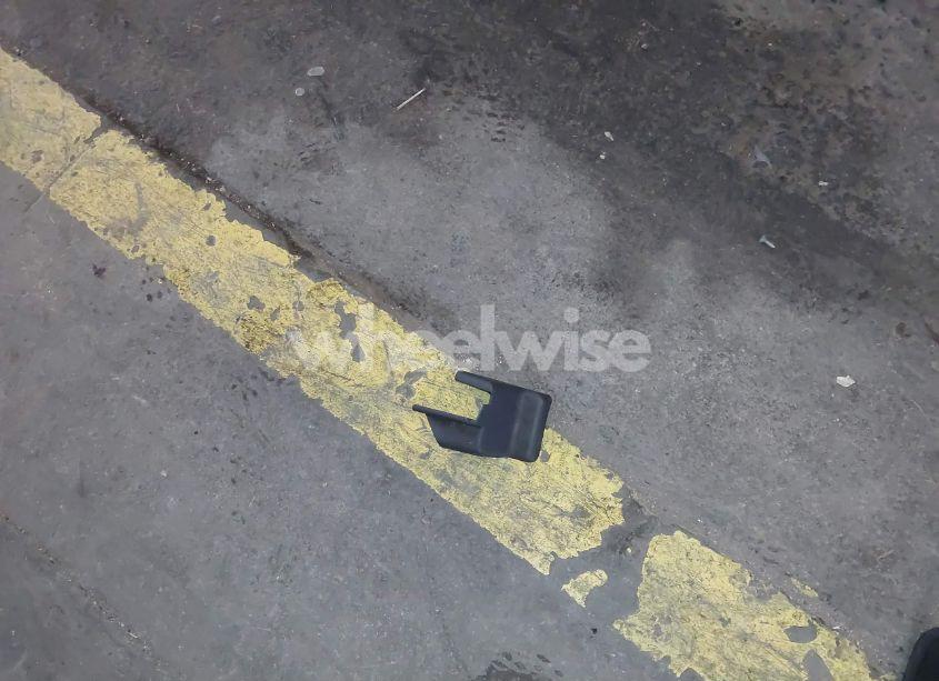 Photo 12 of 2010 Ford Focus SE (VIN 1FAHP3FN6AW251984)