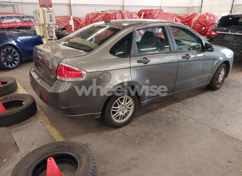 Photo 4 of 2010 Ford Focus SE (VIN 1FAHP3FN6AW251984)