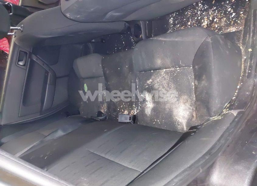 Photo 8 of 2010 Ford Focus SE (VIN 1FAHP3FN6AW251984)