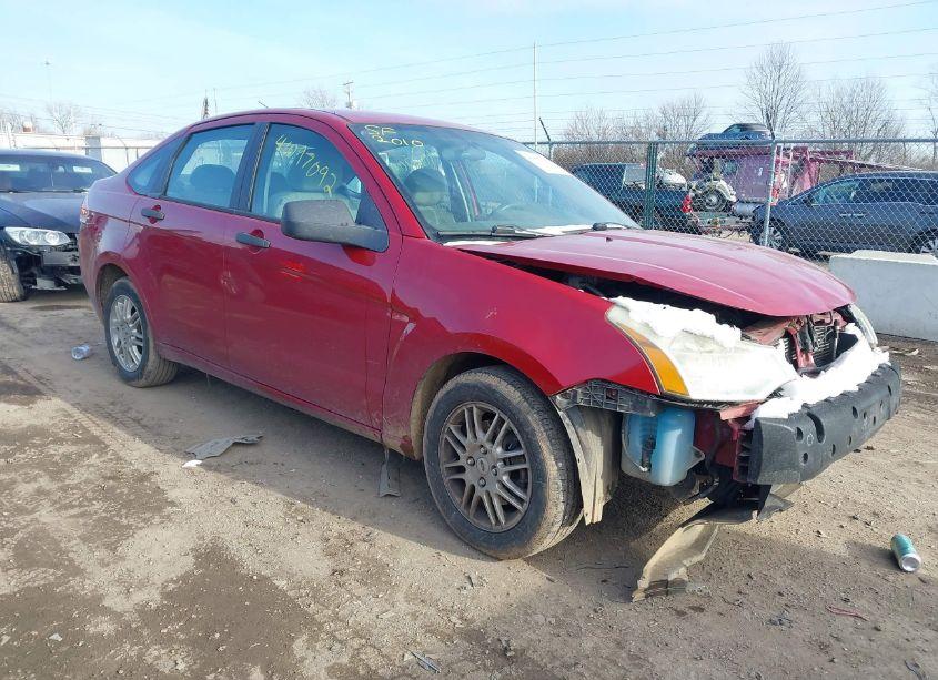 2010 Ford Focus SE (VIN 1FAHP3FN6AW258627) main photo