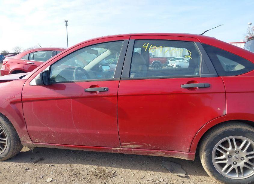 Photo 15 of 2010 Ford Focus SE (VIN 1FAHP3FN6AW258627)