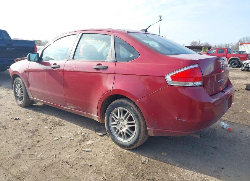 Photo 3 of 2010 Ford Focus SE (VIN 1FAHP3FN6AW258627)