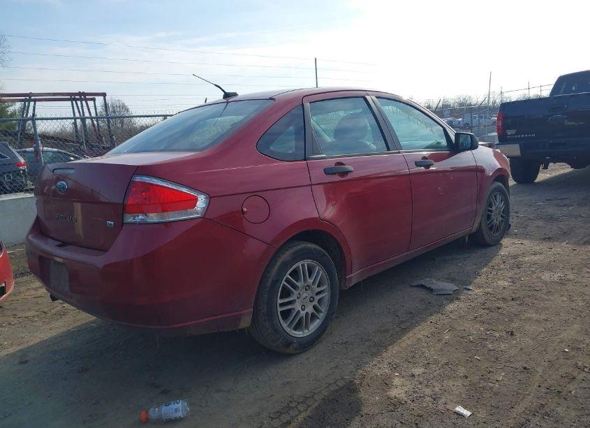 Photo 4 of 2010 Ford Focus SE (VIN 1FAHP3FN6AW258627)