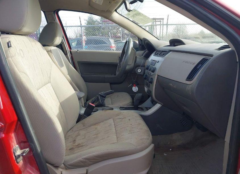 Photo 5 of 2010 Ford Focus SE (VIN 1FAHP3FN6AW258627)