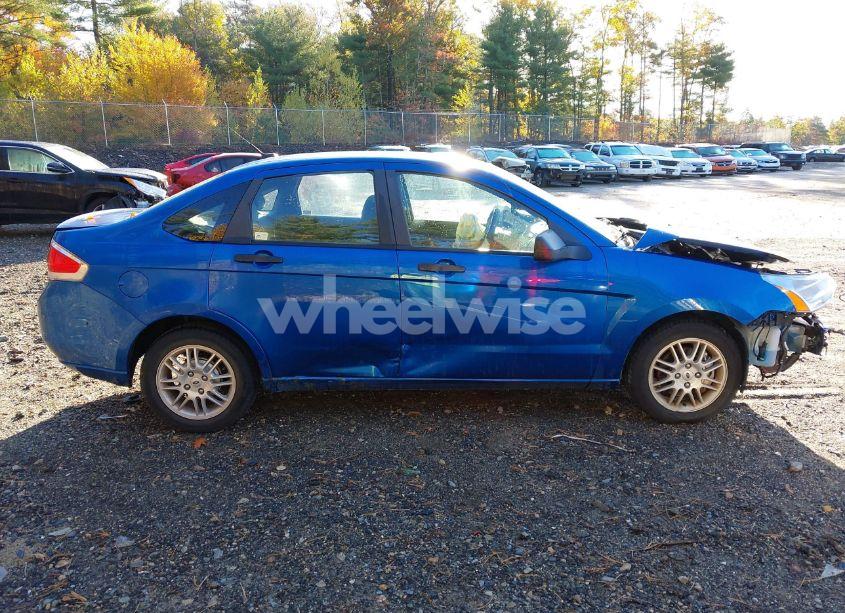 Photo 14 of 2010 Ford Focus SE (VIN 1FAHP3FN6AW265884)