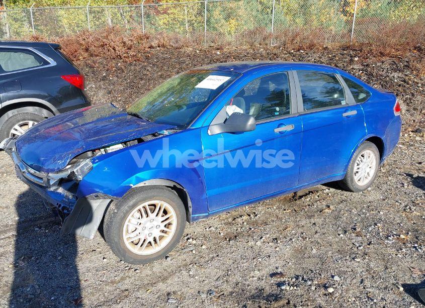 Photo 2 of 2010 Ford Focus SE (VIN 1FAHP3FN6AW265884)