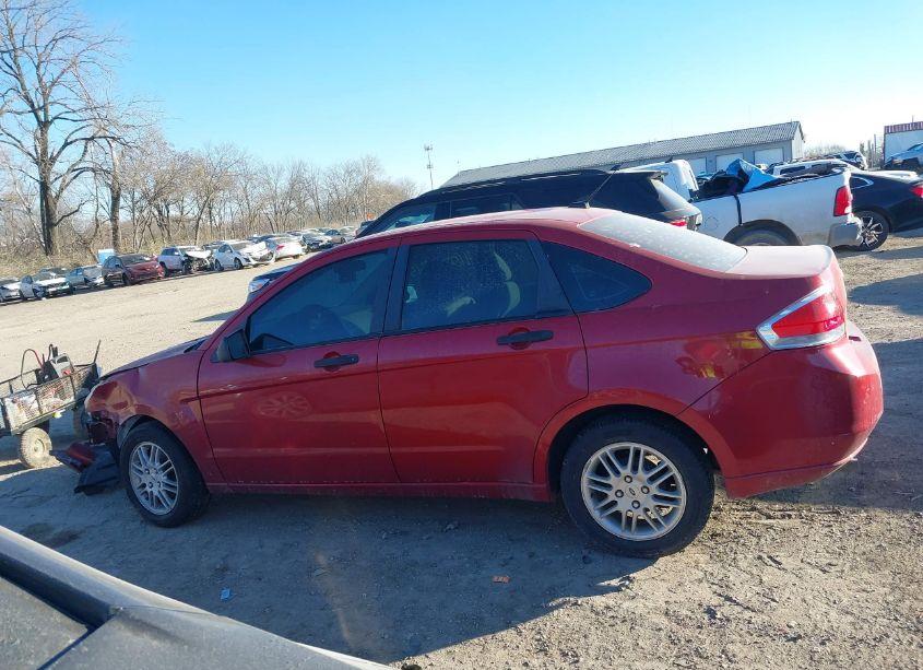 Photo 14 of 2010 Ford Focus SE (VIN 1FAHP3FN6AW268137)