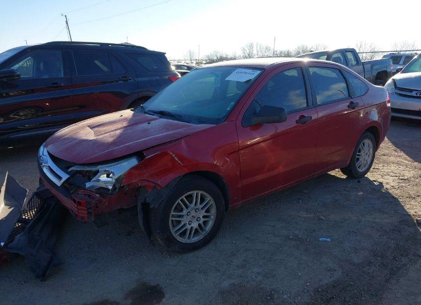 Photo 2 of 2010 Ford Focus SE (VIN 1FAHP3FN6AW268137)