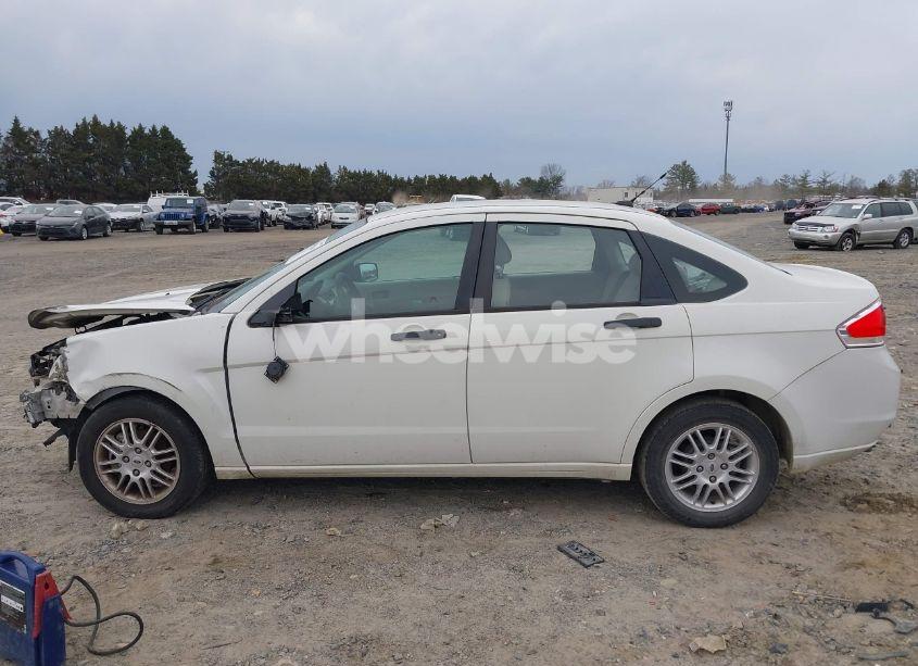 Photo 15 of 2010 Ford Focus SE (VIN 1FAHP3FN6AW293054)