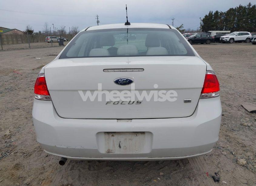 Photo 17 of 2010 Ford Focus SE (VIN 1FAHP3FN6AW293054)