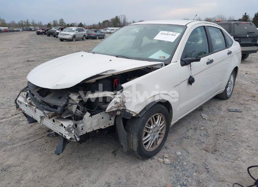 Photo 2 of 2010 Ford Focus SE (VIN 1FAHP3FN6AW293054)