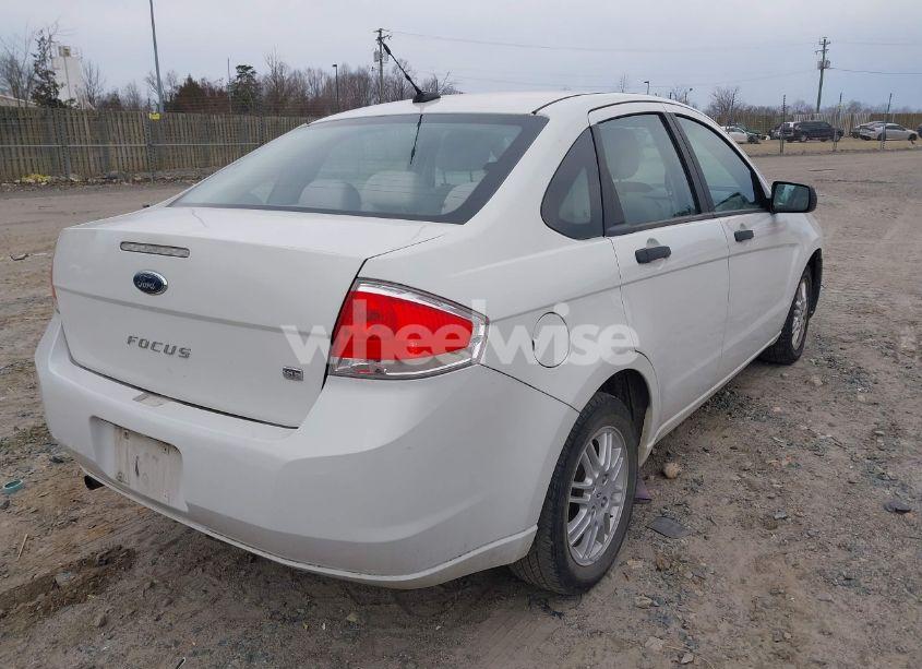 Photo 4 of 2010 Ford Focus SE (VIN 1FAHP3FN6AW293054)
