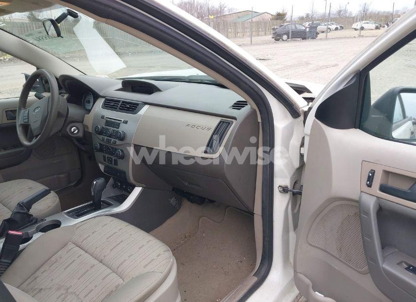 Photo 5 of 2010 Ford Focus SE (VIN 1FAHP3FN6AW293054)