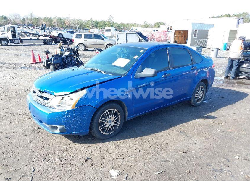 Photo 2 of 2011 Ford Focus SE (VIN 1FAHP3FN6BW110480)