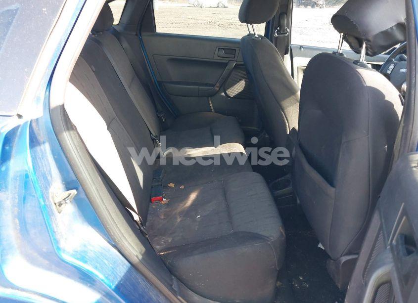 Photo 8 of 2011 Ford Focus SE (VIN 1FAHP3FN6BW110480)