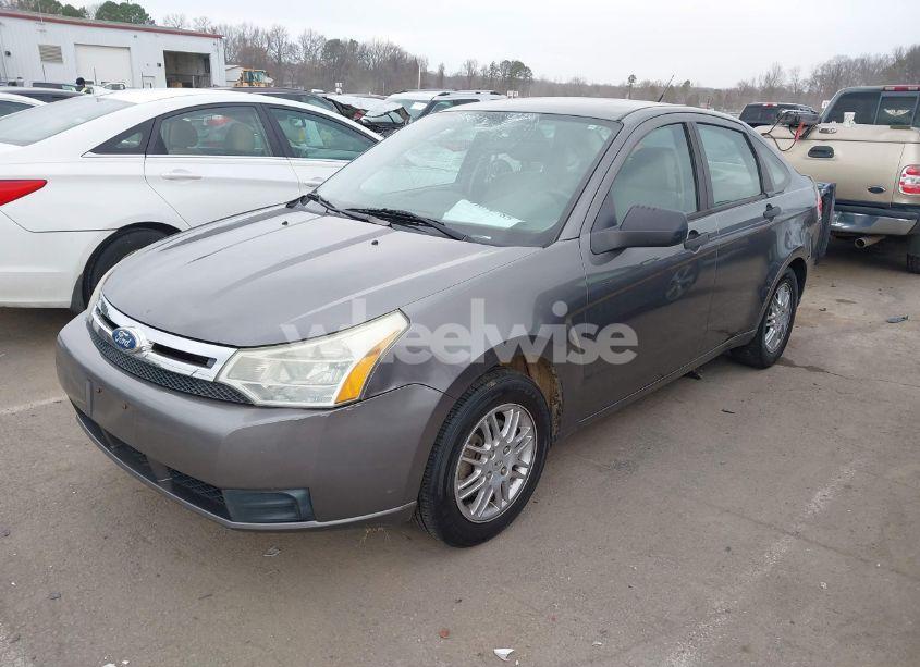 Photo 2 of 2011 Ford Focus SE (VIN 1FAHP3FN6BW130485)