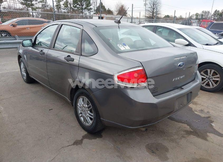 Photo 3 of 2011 Ford Focus SE (VIN 1FAHP3FN6BW130485)