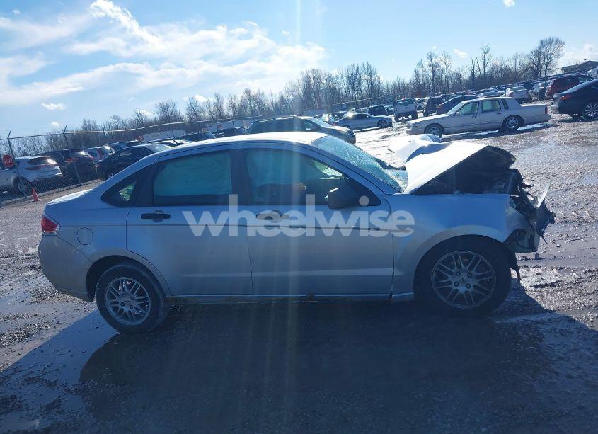 Photo 13 of 2011 Ford Focus SE (VIN 1FAHP3FN6BW145522)