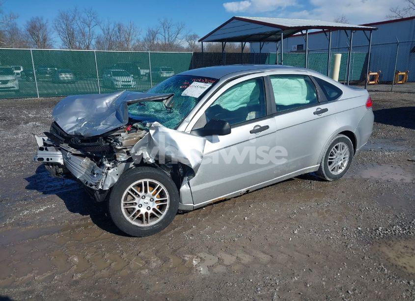 Photo 2 of 2011 Ford Focus SE (VIN 1FAHP3FN6BW145522)