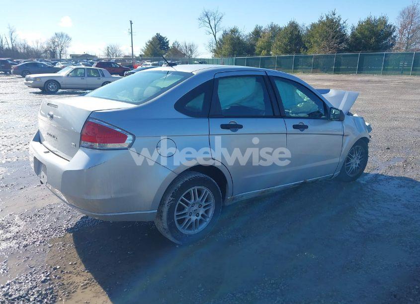 Photo 4 of 2011 Ford Focus SE (VIN 1FAHP3FN6BW145522)