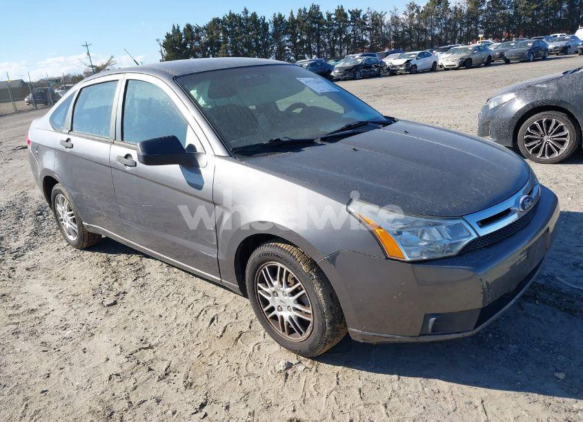 2011 Ford Focus SE (VIN 1FAHP3FN6BW146038) main photo