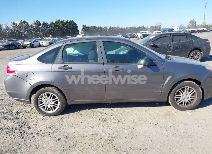 Photo 13 of 2011 Ford Focus SE (VIN 1FAHP3FN6BW146038)